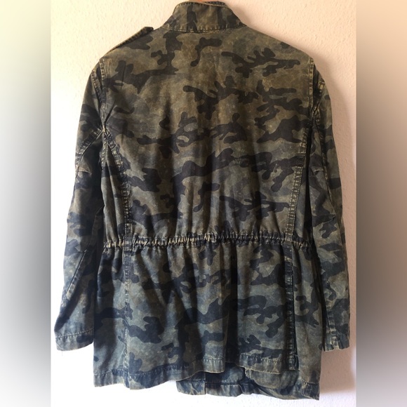 DL1961 CAMO CARGO JACKET PEPLUM WAIST SIZE LARGE - Picture 6 of 9